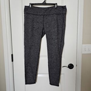 Athleta 1X Black White Zigzag Print Leggings | High Rise Stretchy Fit No 19